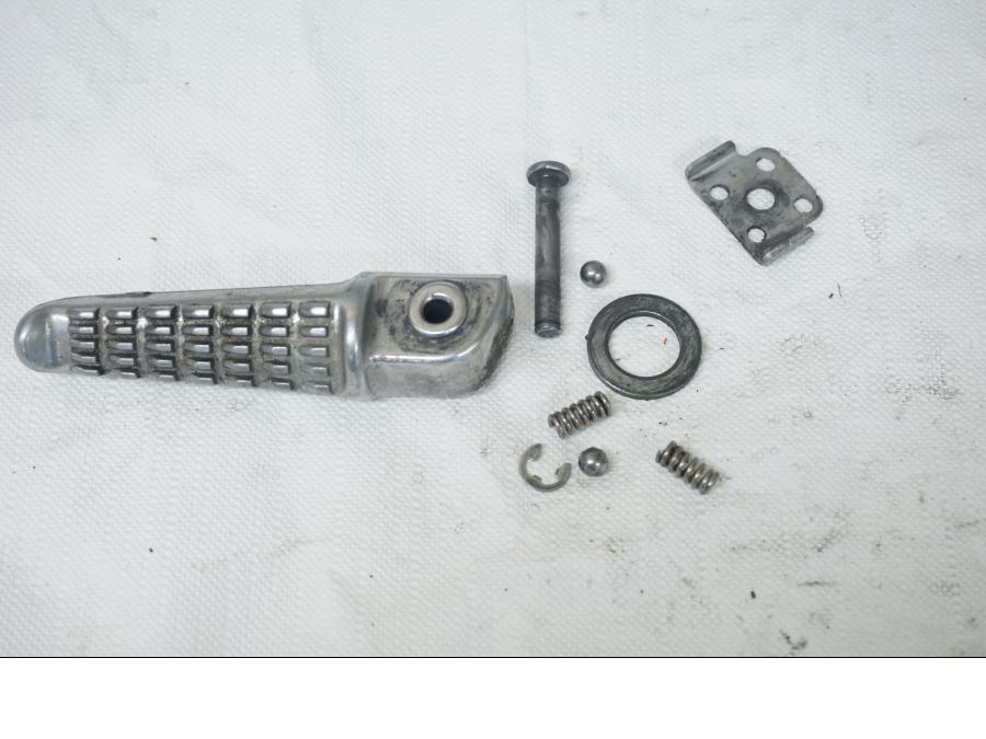 Framsidan på Fotpinne från en Kawasaki ER-6N -2006 motorcykel.