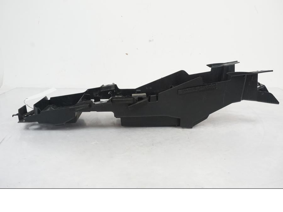Baksidan på Undertail från en Yamaha MT-09 -2019 motorcykel.