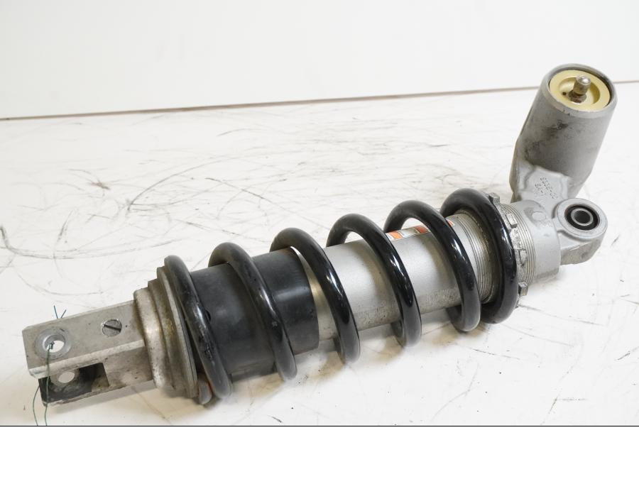 Framsidan på Stötdämpare från en Suzuki GSX-R 600 -2001 motorcykel.