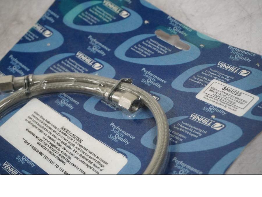 Höger sida på Bromsslang från en Universal Universal -2010 motorcykel.