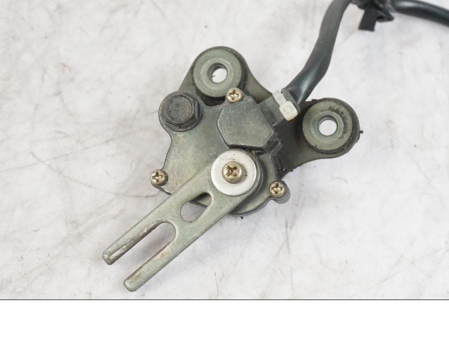 Vänster sida på Sidostödsbrytare från en Kawasaki ZX-6R -2006 motorcykel.