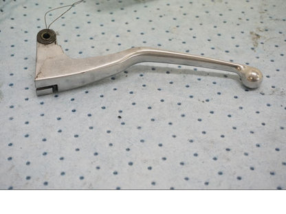 Framsidan på Kopplingsgrepp från en Yamaha XV 1600 -1999 motorcykel.