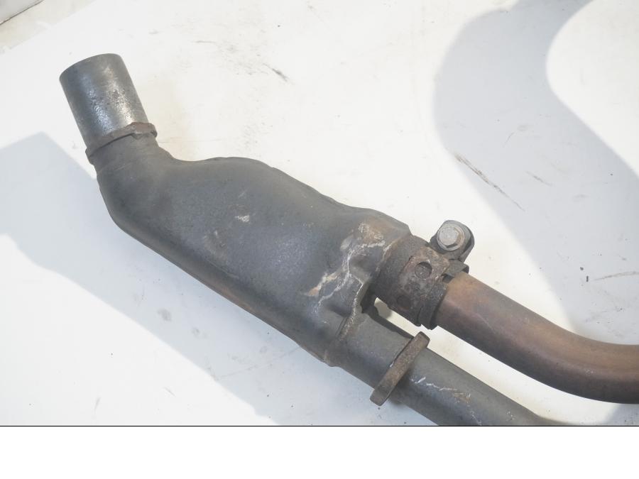 Baksidan på Grenrör från en Honda XRV 750 -1994 motorcykel.