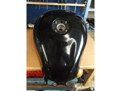 Baksidan på Bensintank från en Suzuki GSX 1300 R -1999 motorcykel.