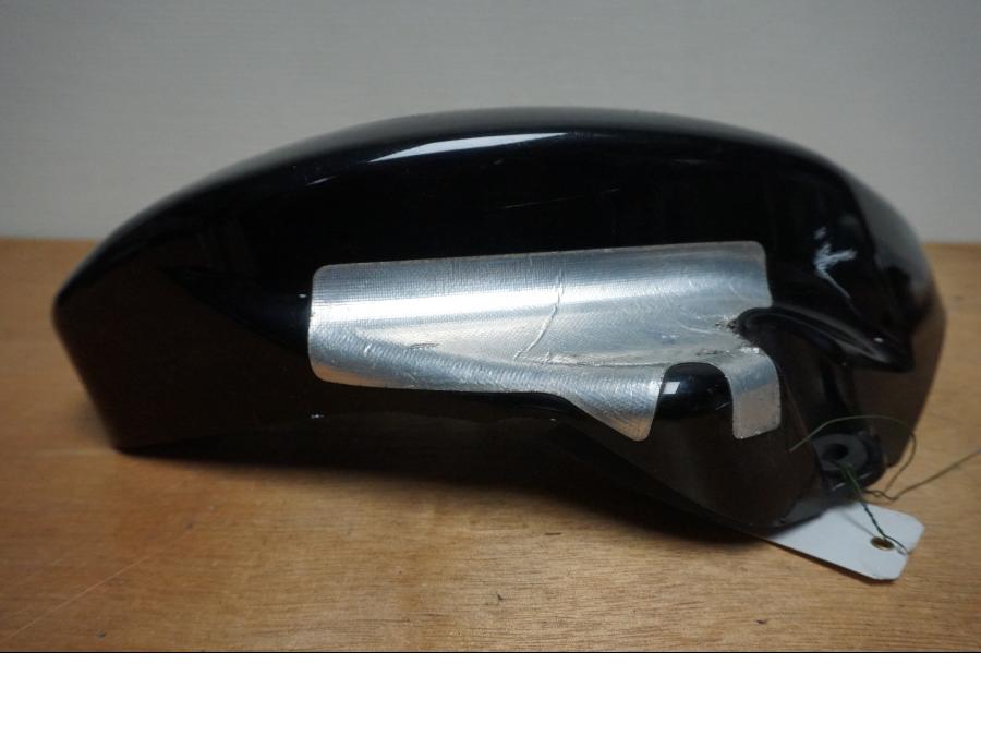 Höger sida på Sidopanel från en Suzuki VL 800 -2001 motorcykel.