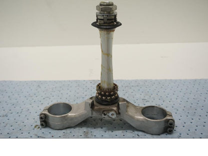 Framsidan på Gaffelkrona från en Yamaha YZF 1000 R1 -2003 motorcykel.