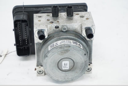 Framsidan på ABS Modulator från en BMW K 1600 -2015 motorcykel.