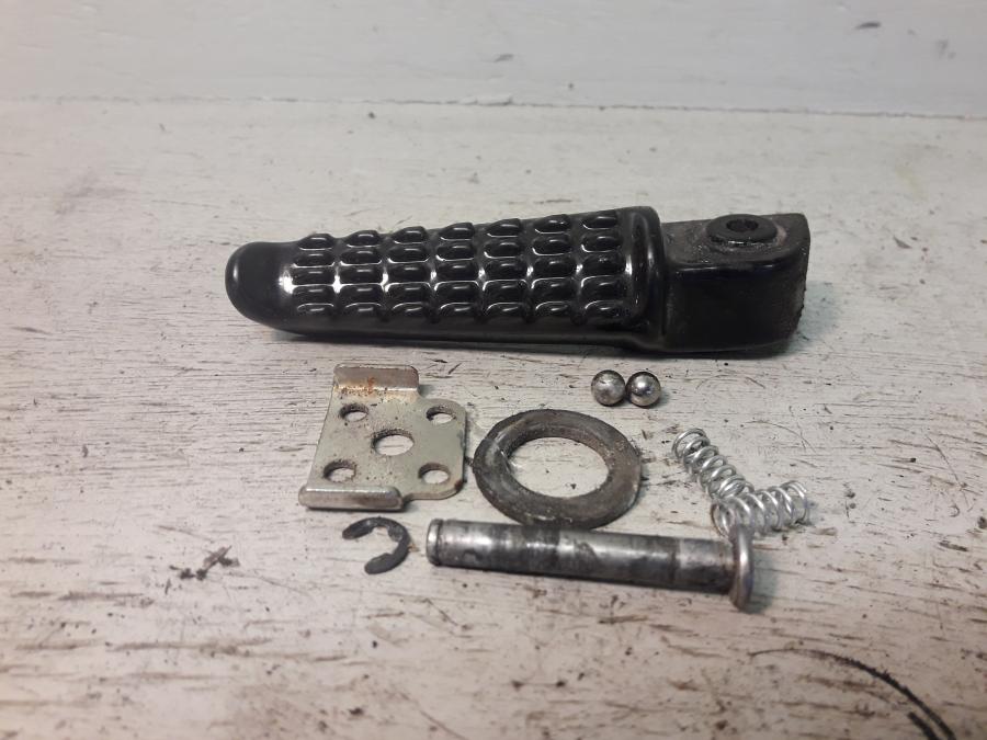 Framsidan på Fotpinne från en Kawasaki ZX-6R -2008 motorcykel.