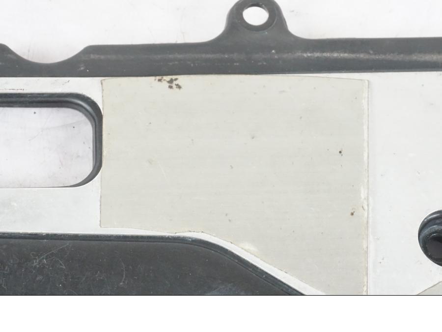 Höger sida på Fotpinnehälskydd från en Honda CBR 1000 F -1999 motorcykel.