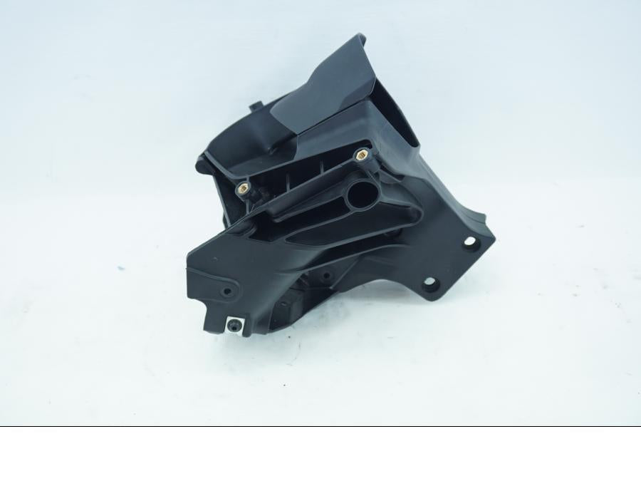 Höger sida på Toppkåpstag från en KTM RC 390 -2019 motorcykel.