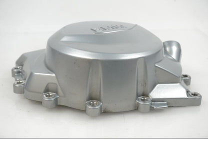 Baksidan på Generatorkåpa från en BMW F 850 GS -2019 motorcykel.