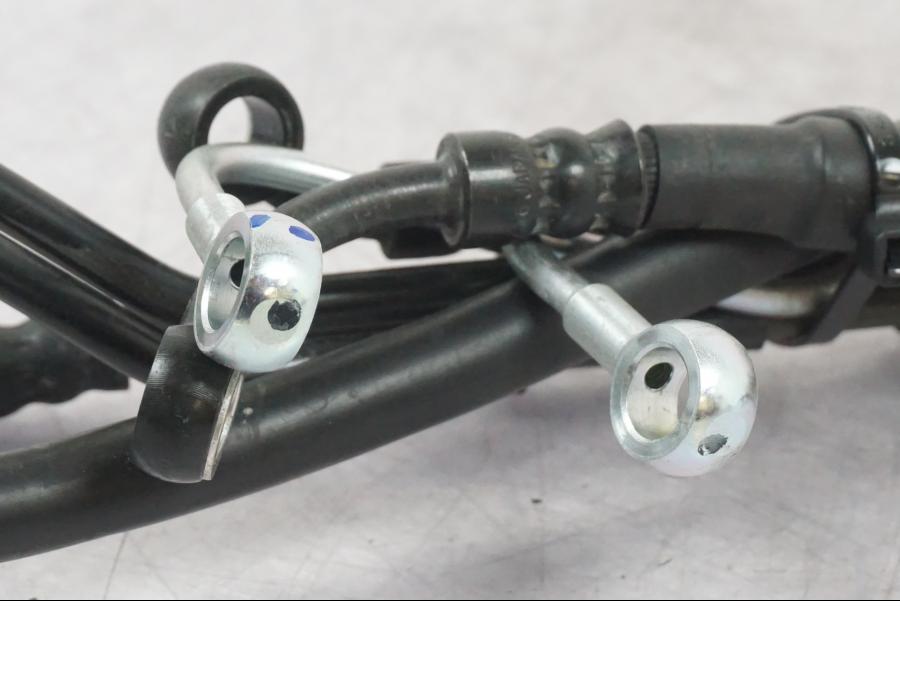 Extrabild4 på Bromsledning från en Yamaha MT-09 -2016 motorcykel.