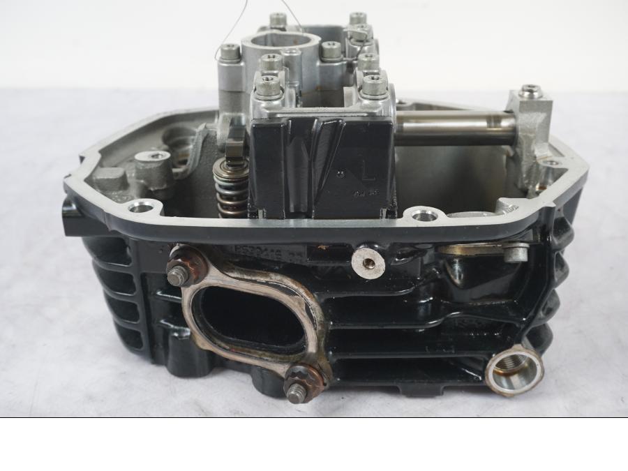 Framsidan på Topplock från en BMW R 1200 GSA -2014 motorcykel.