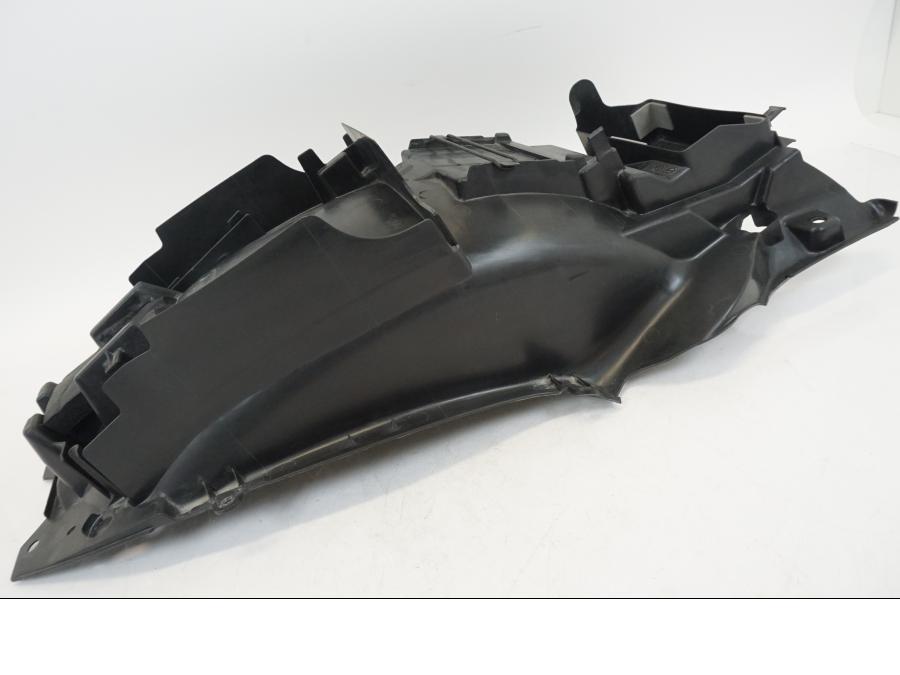 Extrabild2 på Undertail från en Suzuki GSX 1300 R -2017 motorcykel.