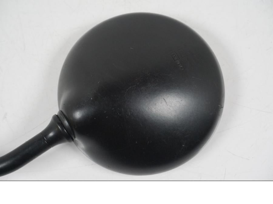 Snett nerifrån på Backspegel från en Honda XL 1000 V -2004 motorcykel.