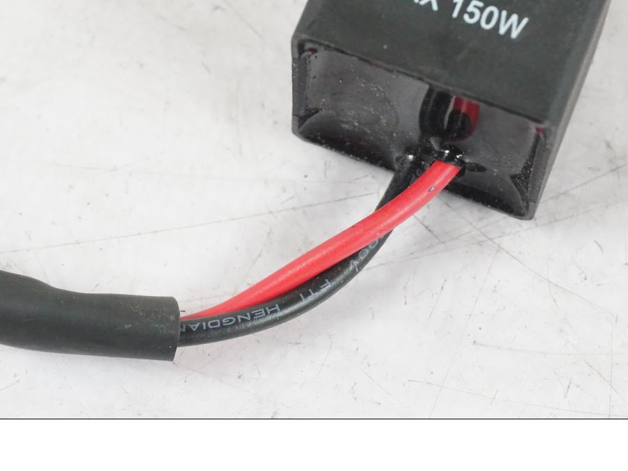 Höger sida på Blinkersrelä från en Yamaha MT-09 -2020 motorcykel.