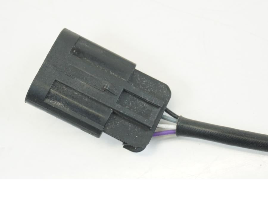 Höger sida på Lambdasond från en Ducati Hyperstrada -2013 motorcykel.