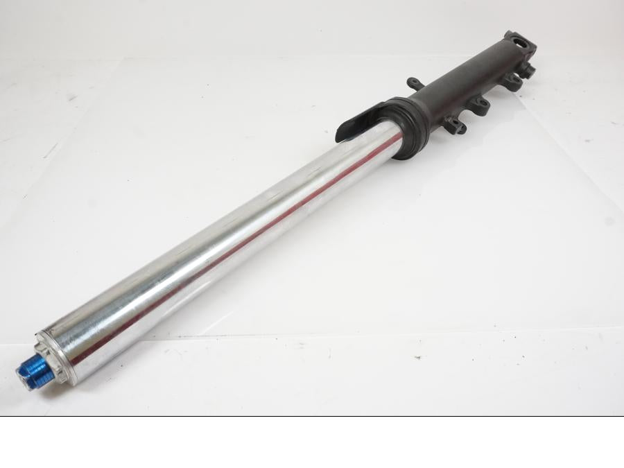 Framsidan på Gaffelben från en Yamaha YZF R6 -2006 motorcykel.