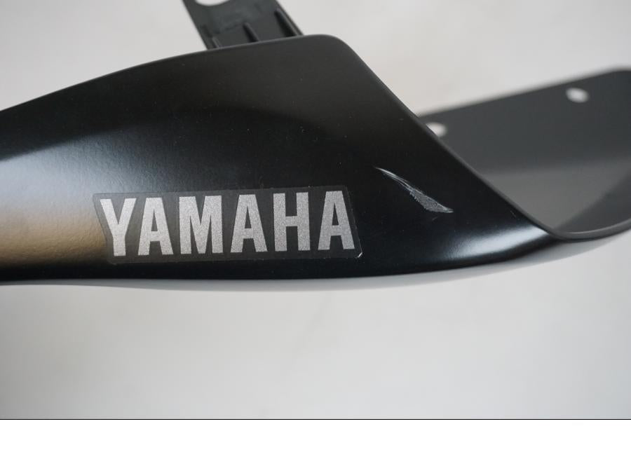 Baksidan på Bakvinge från en Yamaha MT-07 -2022 motorcykel.