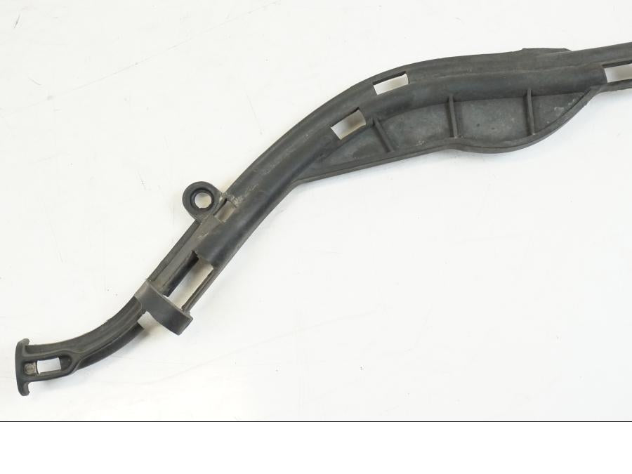 Baksidan på Plast från en BMW F 650 CS -2003 motorcykel.