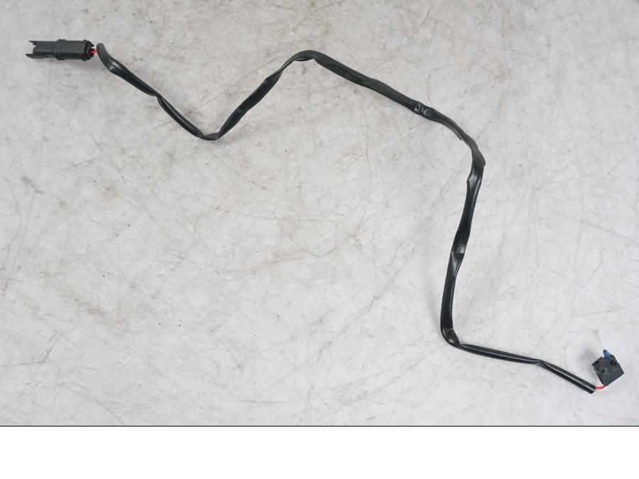 Framsidan på Bromsljuskontakt från en Ducati Multistrada V4 -2024 motorcykel.