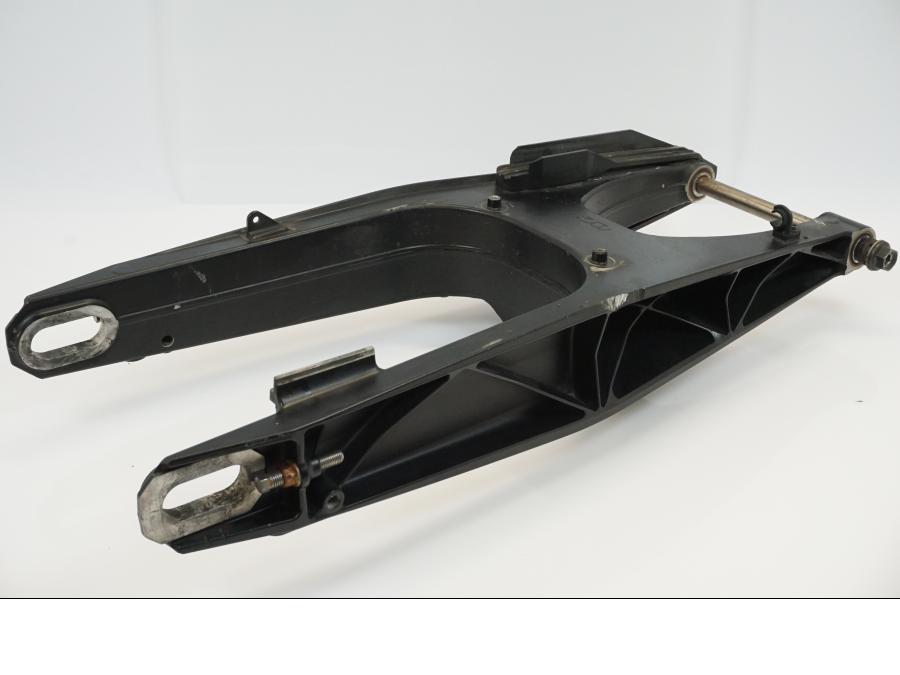 Höger sida på Sving från en KTM 690 Duke -2012 motorcykel.