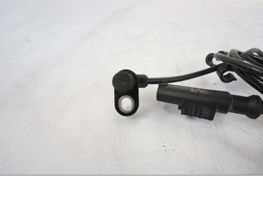 Baksidan på ABS givare från en KTM 790 Duke -2019 motorcykel.