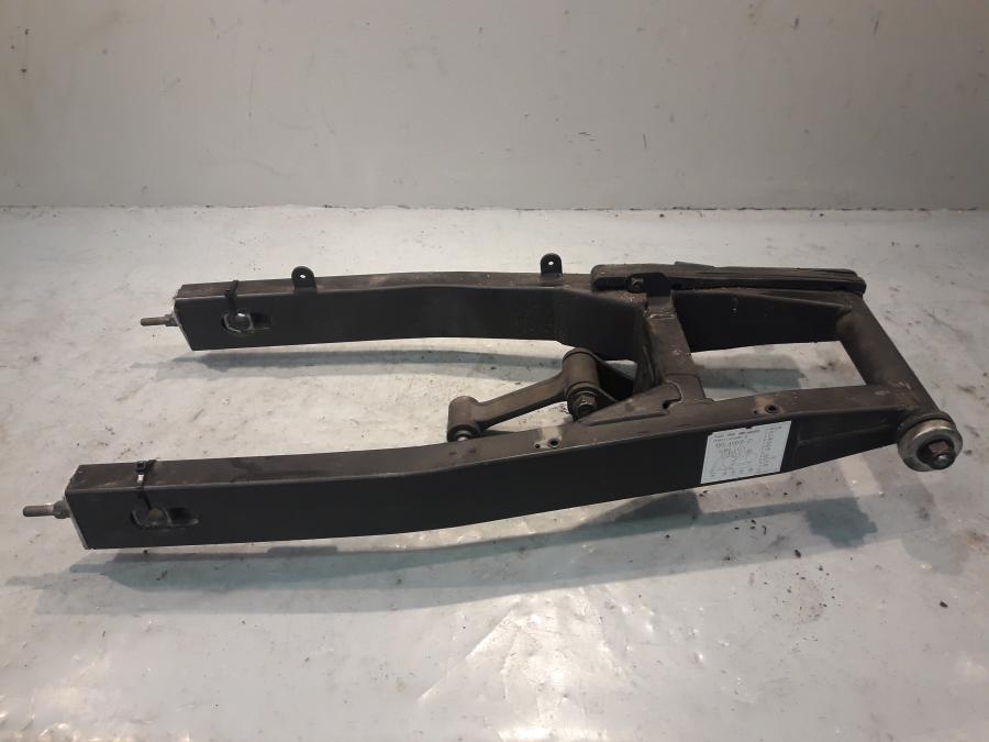 Baksidan på Sving från en Yamaha WR 125 -2010 motorcykel.