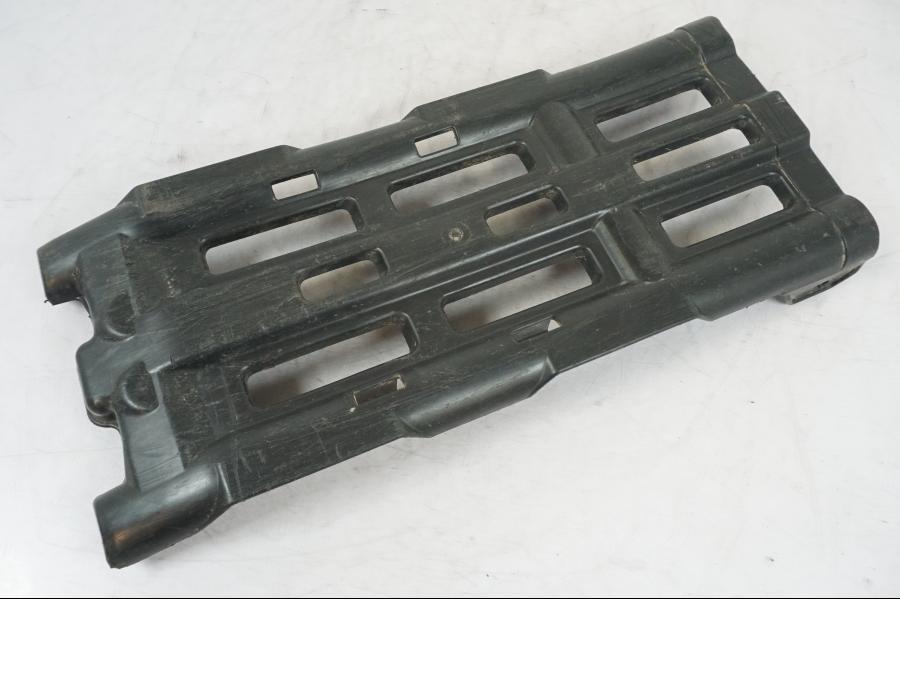 Framsidan på Hasplåt från en Suzuki LTA 750 XP E -2009 motorcykel.