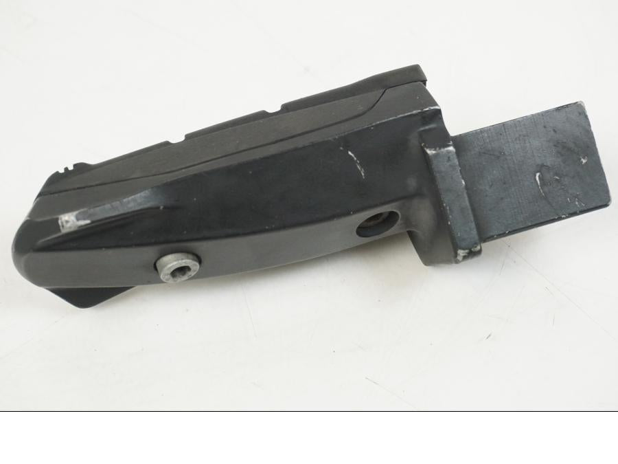 Snett uppifrån på Fotpinne från en BMW F 650 CS -2002 motorcykel.