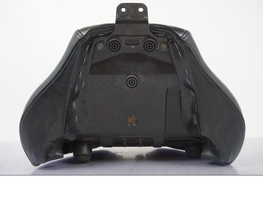 Extrabild2 på Sadel från en Yamaha XVS 1100 -2000 motorcykel.