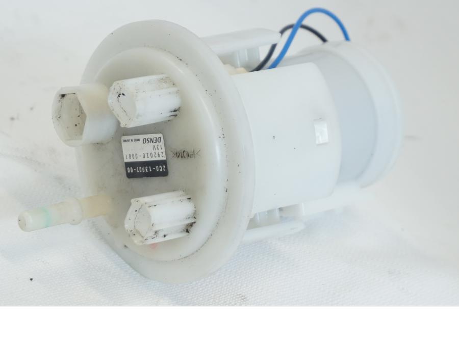 Baksidan på Bensinpump insprut från en Yamaha YZF R6 -2006 motorcykel.