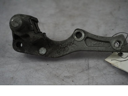 Framsidan på Bromsoksfäste från en Honda XL 650 V -2000 motorcykel.