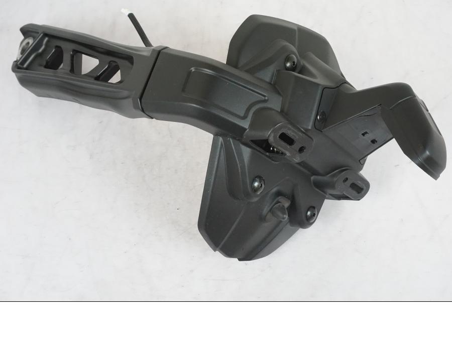 Framsidan på Skylthållare från en Yamaha MT-09 -2019 motorcykel.