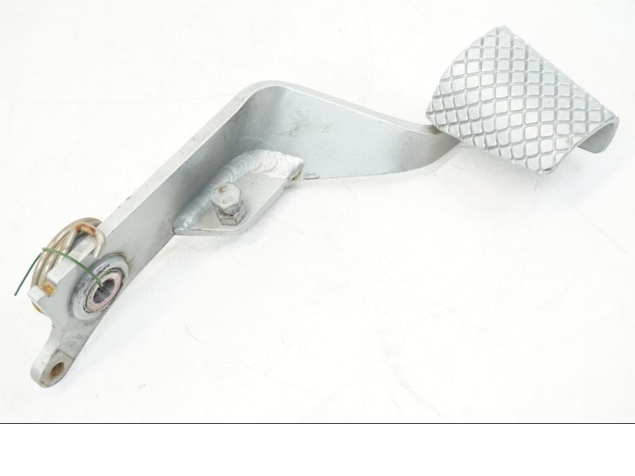 Framsidan på Bromspedal från en BMW K 1200 LT -2004 motorcykel.