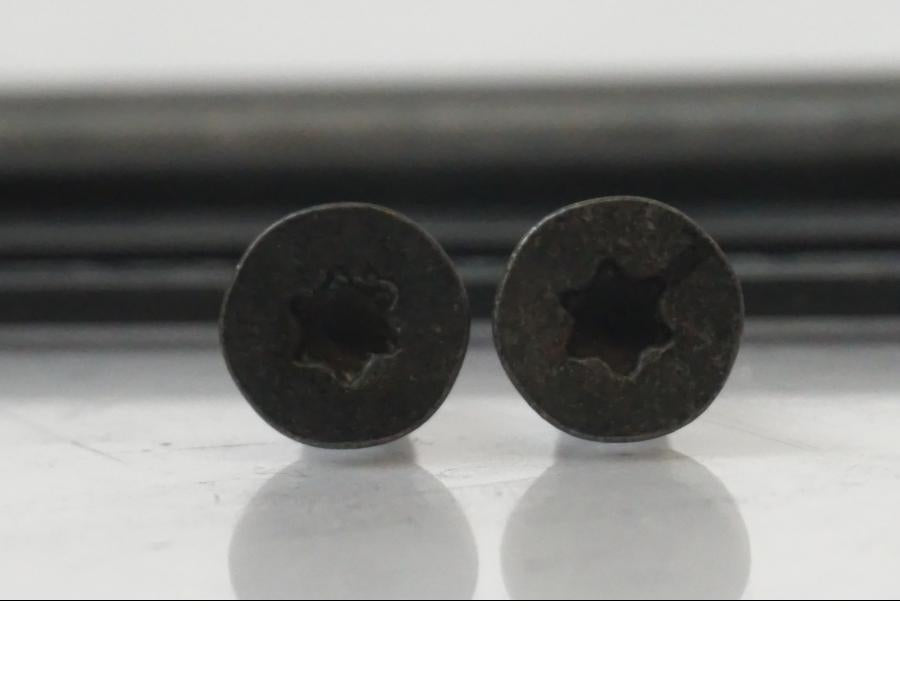 Baksidan på Oljetank från en KTM 1190 Adventure -2015 motorcykel.