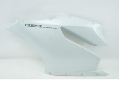 Framsidan på Sidkåpa från en Ducati 899 Panigale -2015 motorcykel.