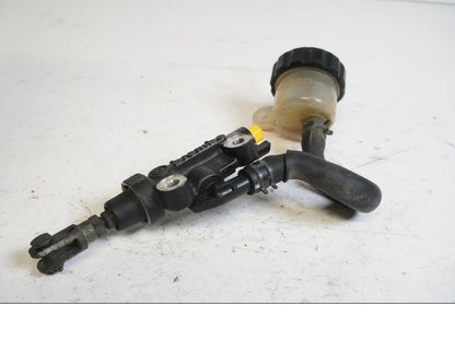 Baksidan på Bromshuvudcylinder från en Yamaha YZF 1000 R -1997 motorcykel.