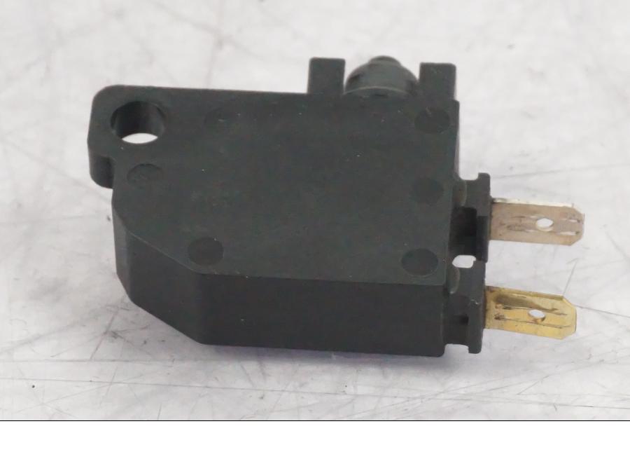 Extrabild2 på Bromsljuskontakt från en Yamaha MT-09 -2016 motorcykel.