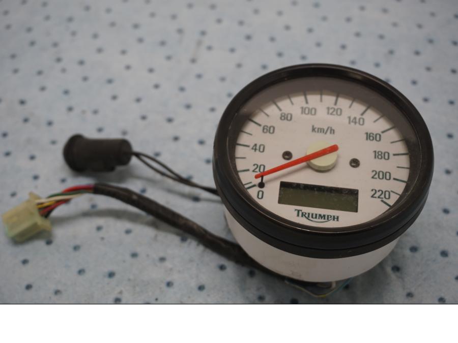 Framsidan på Hastighetsmätare från en Triumph Tiger -2001 motorcykel.