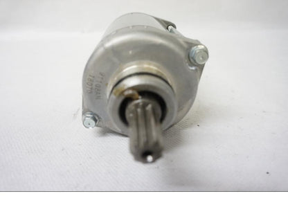 Höger sida på Startmotor från en Kawasaki Z 900 -2020 motorcykel.