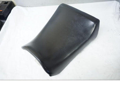 Baksidan på Sadel från en Suzuki GSX-R 750 -1988 motorcykel.