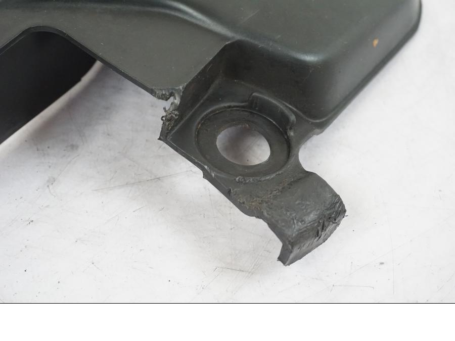 Baksidan på Ramskydd från en Honda CB 750 -1996 motorcykel.