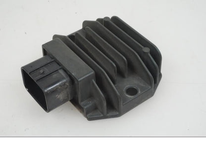 Framsidan på Likriktare från en KTM 1290 Super Duke -2019 motorcykel.