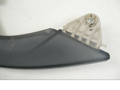 Snett nerifrån på Vindrutefäste från en BMW F 650 CS -2002 motorcykel.