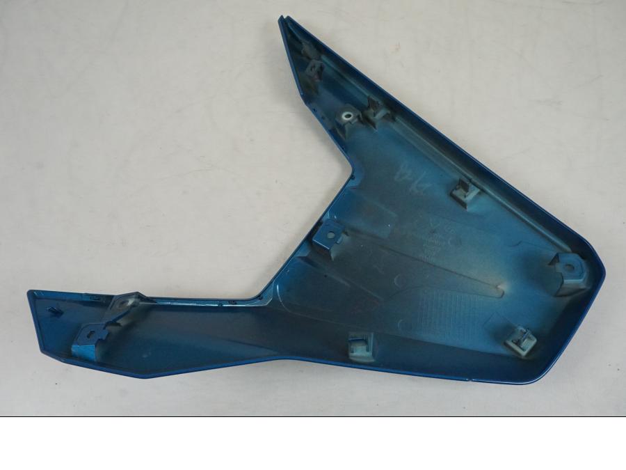 Snett uppifrån på Sidopanel från en BMW C400X -2018 motorcykel.