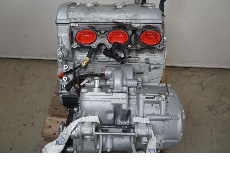 Extrabild1 på Motor från en MV Agusta Dragster -2014 motorcykel.