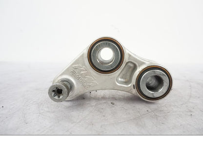 Vänster sida på Länkage från en KTM 690 SMCR -2016 motorcykel.