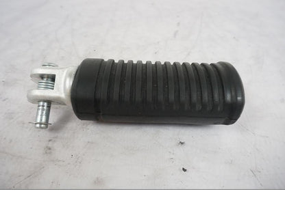 Framsidan på Fotpinne från en H-D Softail Sport Glide FLSB -2022 motorcykel.