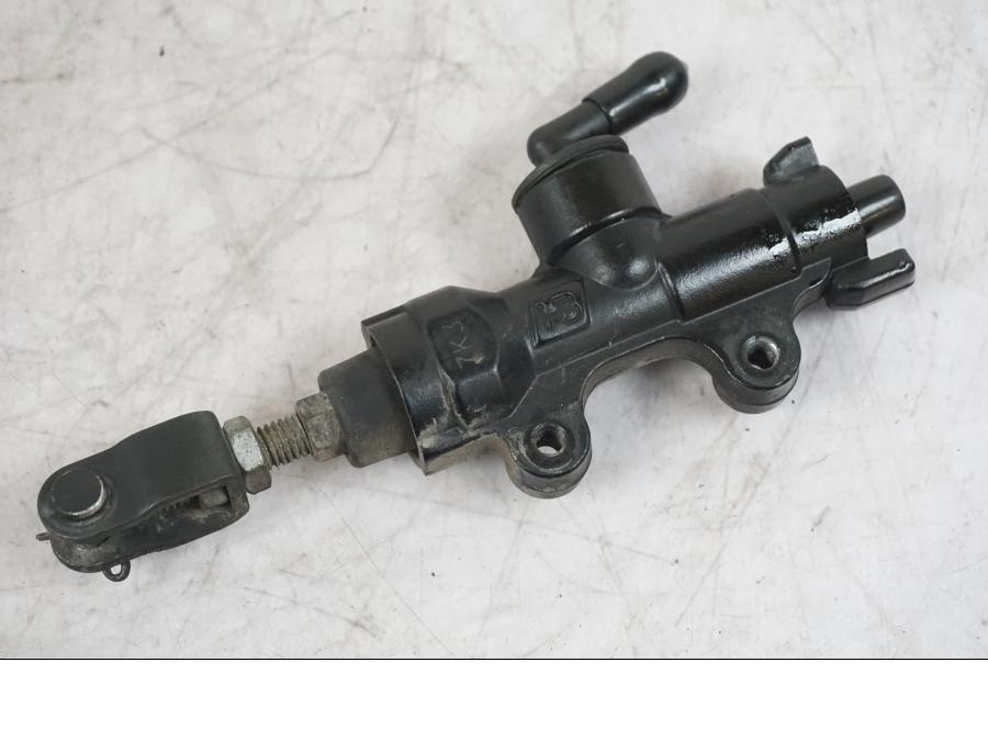 Framsidan på Bromshuvudcylinder från en Buell 1125 R -2008 motorcykel.